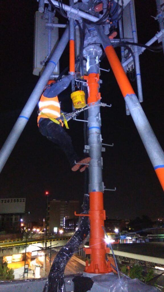 APLICACIÓN_DE_PINTURA_EN_TORRES_DE TELECOMUNICACIONES IMPULSORA DE SERVICIOS DICA